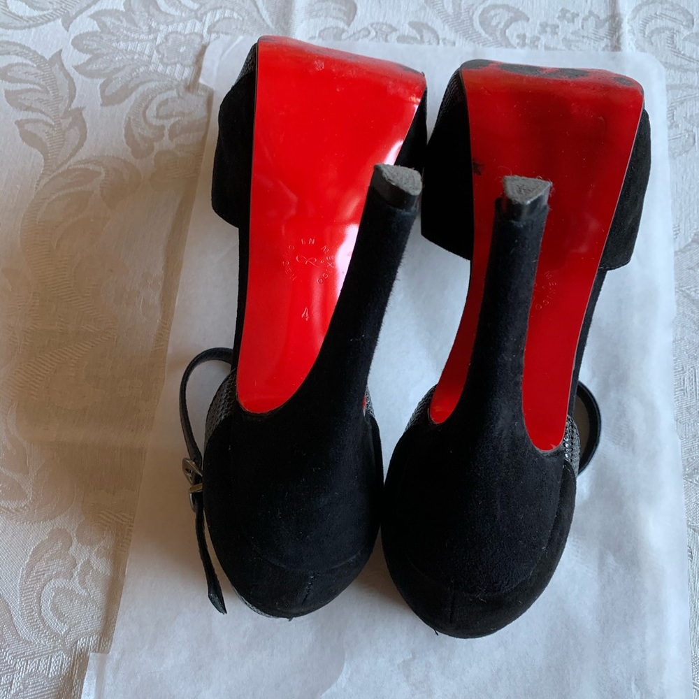 Beautiful Heeled Sandal. US 7 - Picture 6 of 8